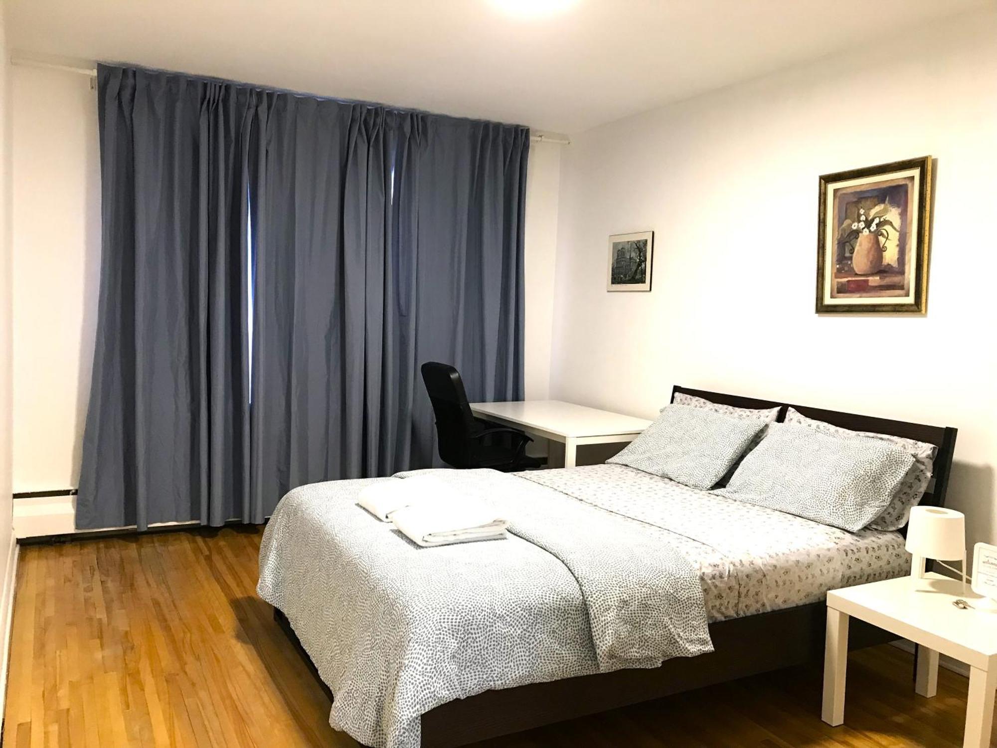 Big Private Room Midmontreal Next To Station Metro - Parking Free Exterior photo